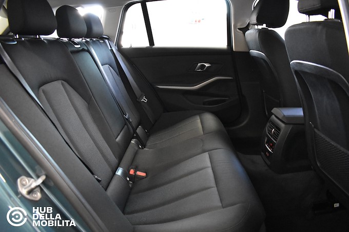 BMW 320d 48V xDrive Touring Business Advantage